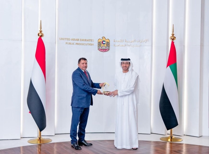 معالي النائب العام القاضي قاهر مصطفى علي يلتقي النائب العام الاماراتي في ابوظبي