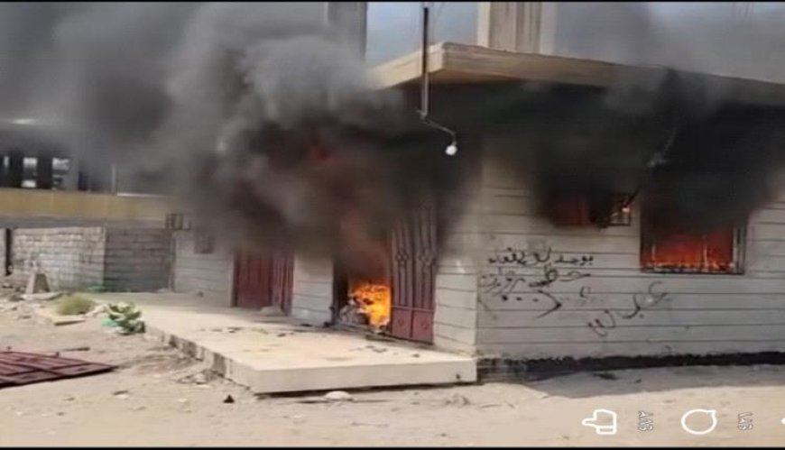 بالصورة.. حريق يلتهم منزل صحفي في عدن