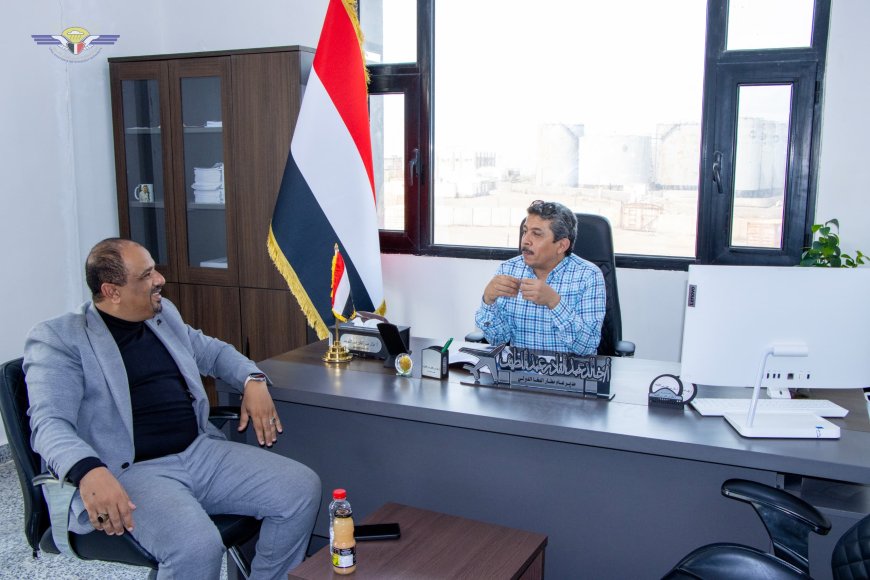 مستشار رئيس هيئة الطيران لشؤون الإعلام يطلع على الجاهزية الفنية والتشغيلية لمطار المخا الدولي