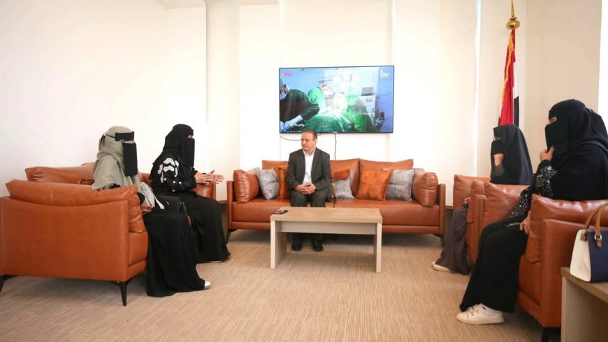 بقيادة اللجنة الوطنية للمرأة بمأرب ومشاركة فريق إعلاميات للسلام في زيارة نوعية لقناة سبأ لتكريس دور المرأة القيادي ..