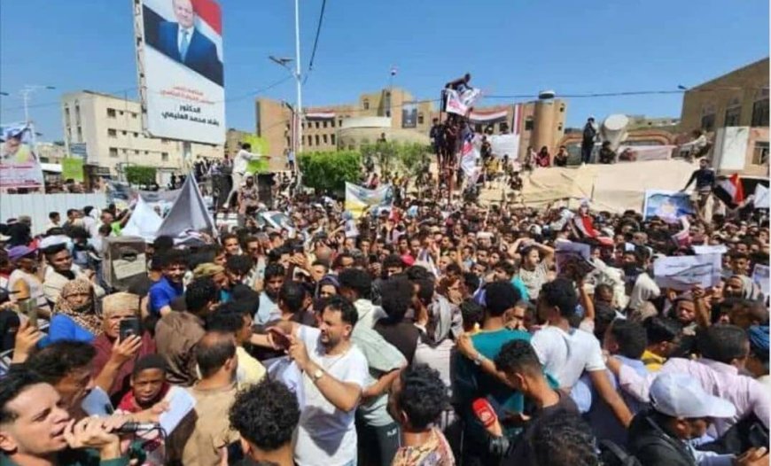 تعز.تصاعد الغضب الشعبي فيها تزامناً مع عودة والد الشهيدة إفتهان.
