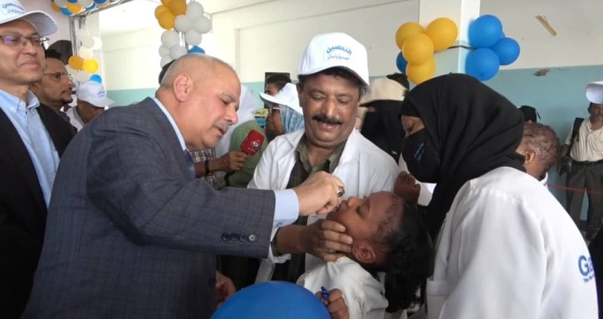 مدير عام الصحة بعدن يدشن الجولة الثانية لحملة التحصين ضد شلل الأطفال 