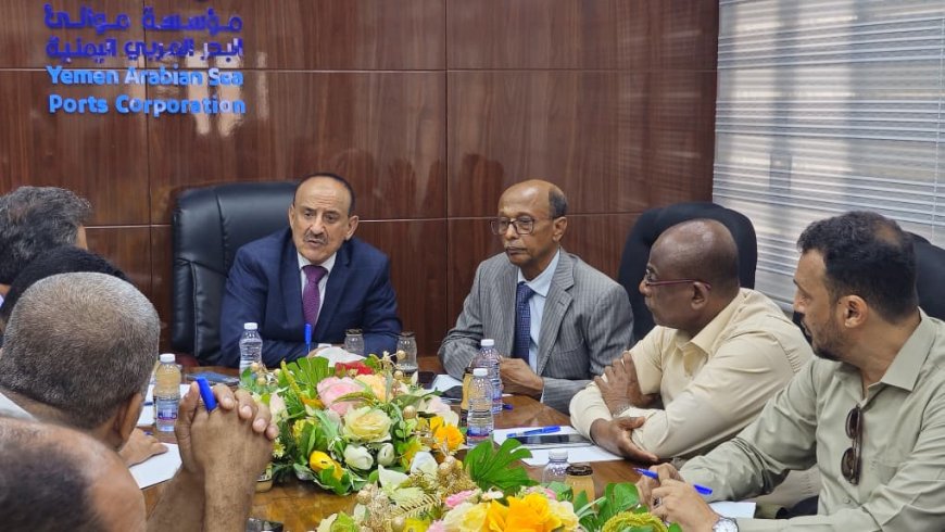 اللجنة الوزارية المكلفة من قبل وزير النقل تناقش أوضاع مؤسسة موانئ البحر العربي وتطّلع على مستوى الأداء