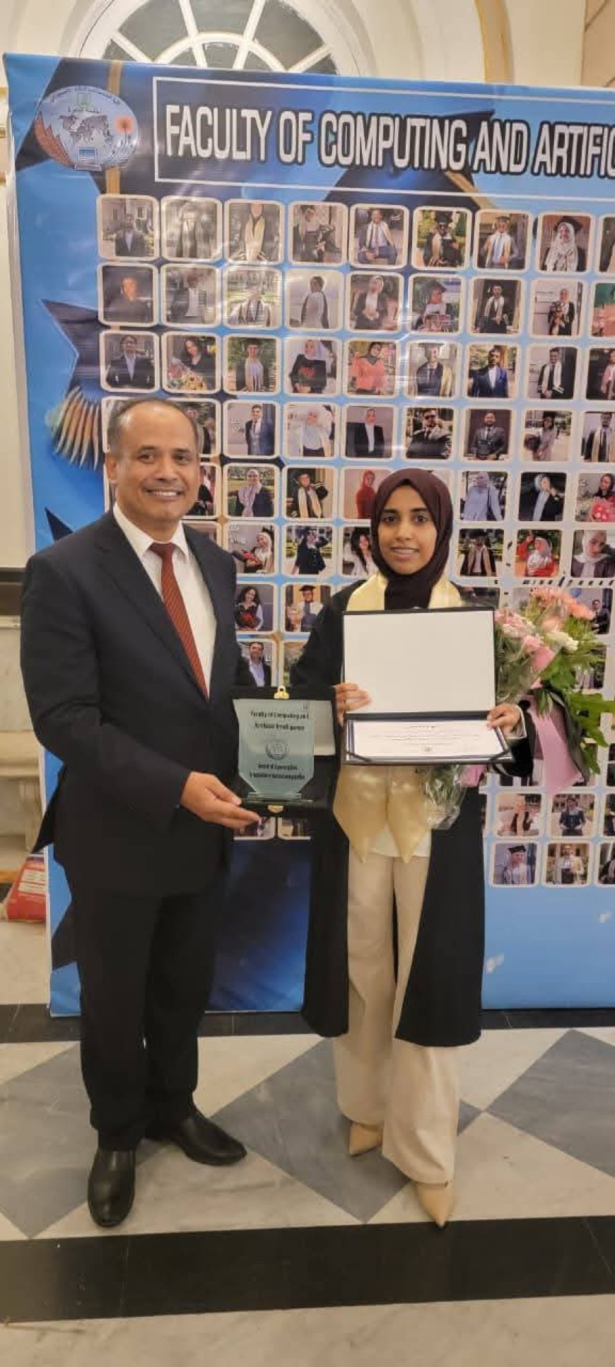 تكريم الطالبة اليمنية نسمة الفروي لحصولها على المركز الأول في كلية الحاسبات بجامعة القاهرة