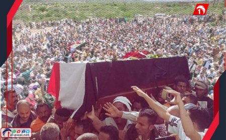 صور من تشييع الشهيدة (إفتهان المشهري) مديرة صندوق النظافة في محافظة تعز