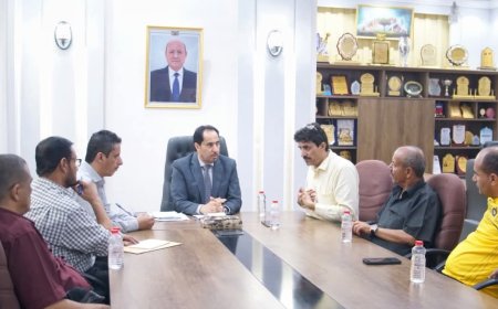 البكري يلتقي ممثلي الشركات المنفّذة لملاعب " تعز والضالع ولحج وأبين"