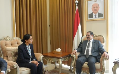 وزير الداخلية يبحث مع السفيرة البريطانية أوجه التعاون الأمني 