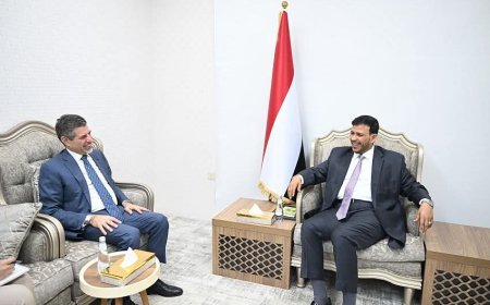 العليمي يبحث مع السفير الأمريكي سبل إنهاء الحرب ودعم الإصلاحات الاقتصادية في اليمن.
