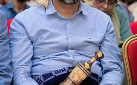 الشيخ/ صابر عبدالرب النقيب يهنئ رجل الأعمال سمير القطيبي بحصول بنك القطيبي على شهادة الآيزو العالمية