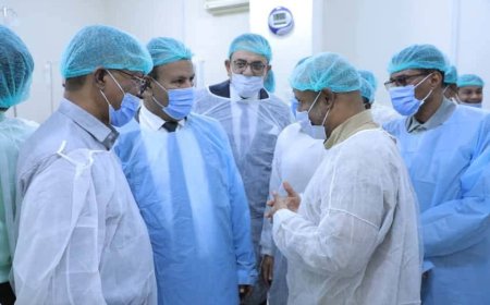 الوكيل العامري يدشن المخيم الطبي المجاني للعيون في مديرية تريم