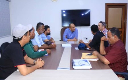 باخبيرة يناقش مع اوكسفام تقييم مشروع تأهيل محطة صرف صحي وتنفيذ مشاريع جديدة في خورمكسر