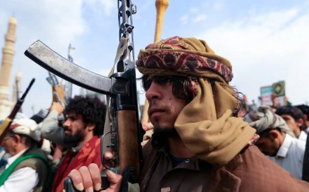 الحوثي يحدد موقفه من استهداف إسرائيل رغم خطة ترامب