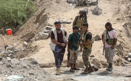 صور حصرية للقائد العسكري في قوات العمالقة الذي تعرض لمحاولة اغتيال مع مرافقيه بشبوة 