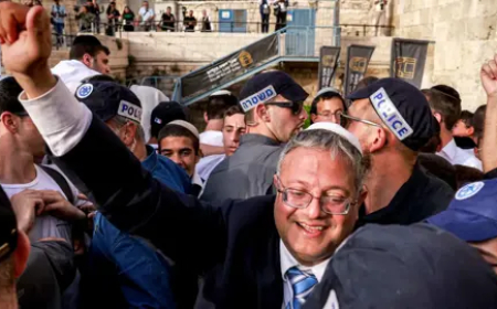 الملعون بن غفير يقتحم الأقصى مجددًا.. تصعيد خطير أثناء محادثات السلام !  