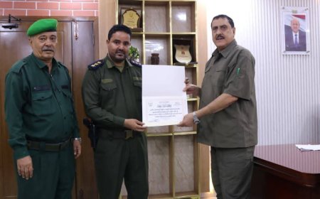 مدير أمن العاصمة عدن يكرم عدداً من الضباط والمنتسبين المتميزين في تنفيذ المهام الأمنية