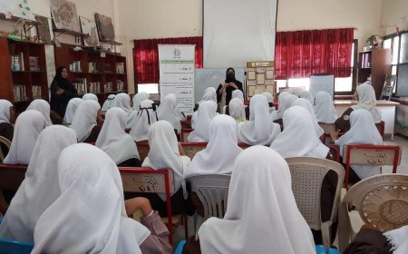 ضمن فعاليات اكتوبر الوردي.. محاضرات توعوية حول سرطان الثدي في عدد من ثانويات محافظة عدن