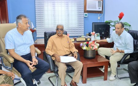 اجتماع لمناقشة تنفيذ مشروع تصريف مياه الأمطار في حي الكبسة واستبدال مولد لمضخة مياه الشيخ اسحاق 