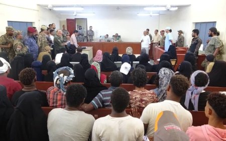 محكمة صيرة الابتدائية تعقد أولى جلسات محاكمة المتهم ريدان فارس عبدالعزيز مقبل في قضية قتل عمد