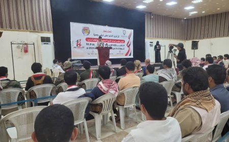 شباب مأرب يحتفون بالعيد الـ62 لثورة 14 أكتوبر بمهرجان جماهيري حاشد يؤكد التمسك بالحرية والجمهورية