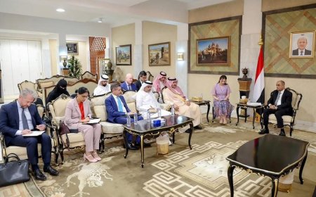 رئيس الوزراء يعقد اجتماع مع سفراء عدد من الدول الراعية للعملية السياسية في اليمن