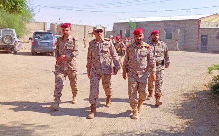 رئيس أركان قوات الشرطة العسكرية يزور فرع مأرب ويشيد بجاهزيته ويشهد عرضًا عسكريًا رمزيًا