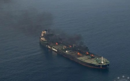 شركة "أمبري" للأمن البحري: انفجار على متن سفينة قبالة أحور باليمن