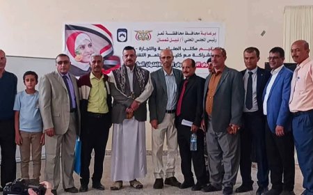 الوكيل جامل يفتتح معرض الشهيدة إفتهان المشهري للمنتجات الصغيرة في المدينة