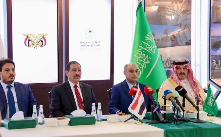 رئيس الوزراء يشهد حفل توقيع اتفاقيتين تنمويتين ومذكرة تفاهم مع البرنامج السعودي لتنمية واعمار اليمن