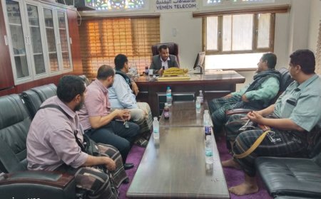 وكيل محافظة أبين يزور فرع الاتصالات ويطّلع على سير تنفيذ مشاريع "فورجي يمن نت" في عدد من المديريات