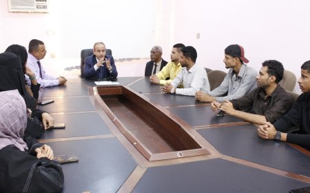 الوصابي يكرم موظفي الوزارة المتدربين في "دورة قيادة الحاسب الآلي"