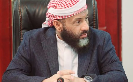 وزير الأوقاف يشيد بمواقف الفريق الركن طارق صالح الداعمة لمعركة الوعي ضد الفكر الحوثي