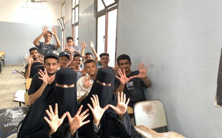 عدن:طلاب مؤسسة رموز التنموية للصم وذوي الاحتياجات الخاصة يباشرون التعليم التحضيري في قسم "إدارة أعمال" 