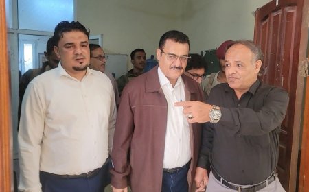 " الداؤودي" و"الحسيني" يزوران "إدارة الرعاية الصحية" و"مركز الإسعاف والطوارئ" في المنصورة بعدن..