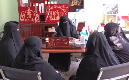 تعز.. اجتماع تربوي بمدرسة الحمزة لتعزيز الانضباط ومتابعة تحصيل الطالبات