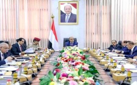 باحث اقتصادي يكشف سبب  تعثر استكمال صرف الرواتب المتأخرة للموظفين