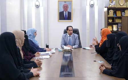 وزير الشباب والرياضة يلتقي بعدد من رائدات الأعمال المبتدئات في عدن