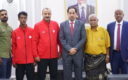 البكري يكرّم البطلة (إيمان) الحائزة على الميدالية البرونزية في سباقات الهجن بالبحرين