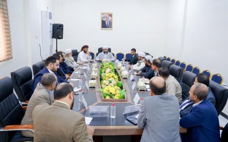 وزير الأوقاف والإرشاد يترأس اجتماعًا لمناقشة خطط الوزارة للعام القادم وتعزيز الأداء