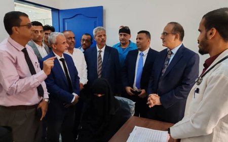 وزير الصحة ومحافظ لحج يتفقدان عدداً من المرافق والمنشآت الصحية ويناقشان تطوير القطاع الصحي