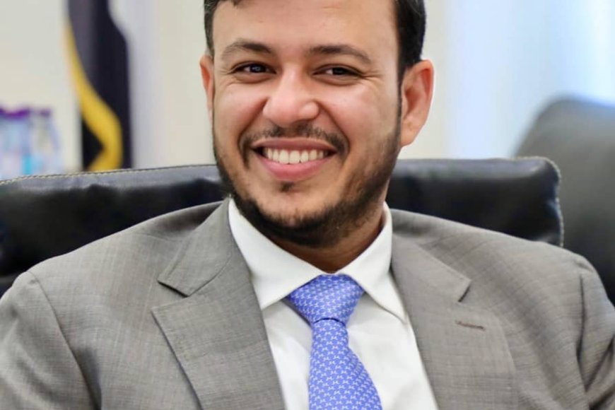 عبدالله العليمي يؤكد تماسك “الرئاسي اليمني” ويتعهد بـ “روح جديدة” أمام فكّيْ الإنقلاب والانهيار الإقتصادي 