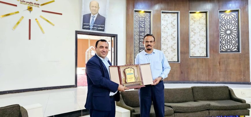 وزارة الشباب والرياضة تكرم السلطة المحلية وفرع الوزارة بمأرب