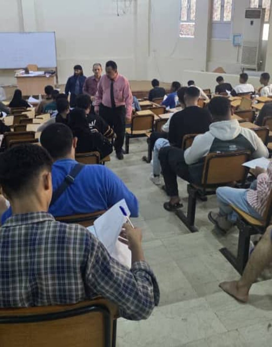 كلية العلوم الإدارية بجامعة عدن تبدأ امتحانات الدور الثاني للفصل الدراسي الثاني