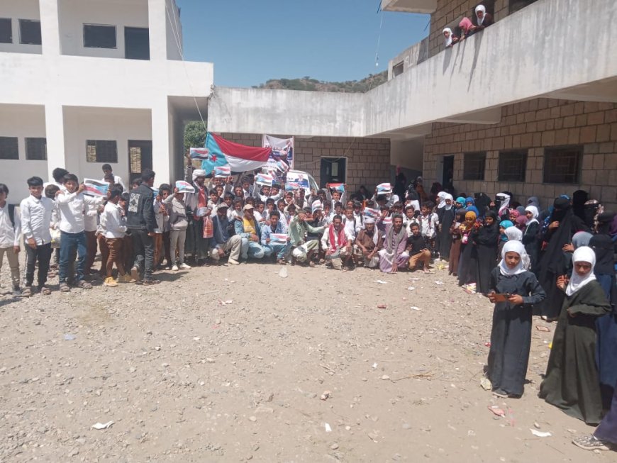 مدرسة الرفقة تحتفل بالذكرى الـ62 لثورة 14 أكتوبر المجيدة