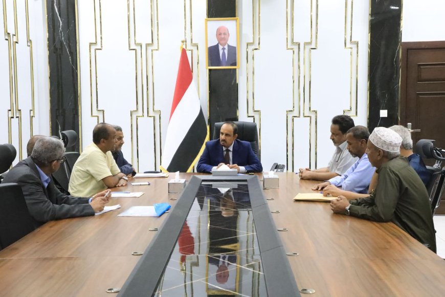 محافظ حضرموت يترأس اجتماعًا لضبط الأسعار وتفعيل الحركة التجارية والاستثمارية  
