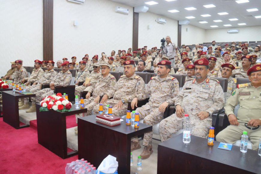 وزير الدفاع يشهد تدشين البطاقة العسكرية الإلكترونية للهيئات والدوائر والمنطقة العسكرية الرابعة