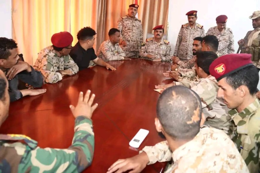 الفريق الركن الداعري يؤكد ان ملف الجرحى وإنهاء معاناتهم من أولويات قيادة وزارة الدفاع