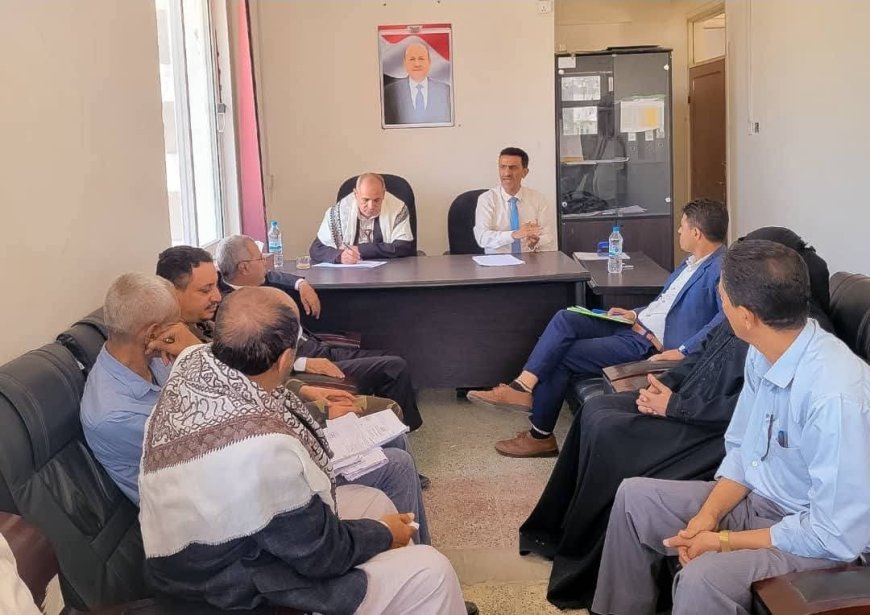 وكيل أول محافظة تعز يتفقد أوضاع واحتياجات مديرية القاهرة .