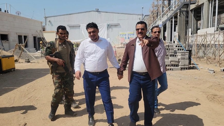 ترجمة لتوجيهات وزير الدولة - محافظ العاصمة عدن - أحمد حامد لملس.."الداؤودي" و"الحسيني" يطلعان على سير العمل في مشروع بناء مخازن اللقاحات في مديرية المنصورة..