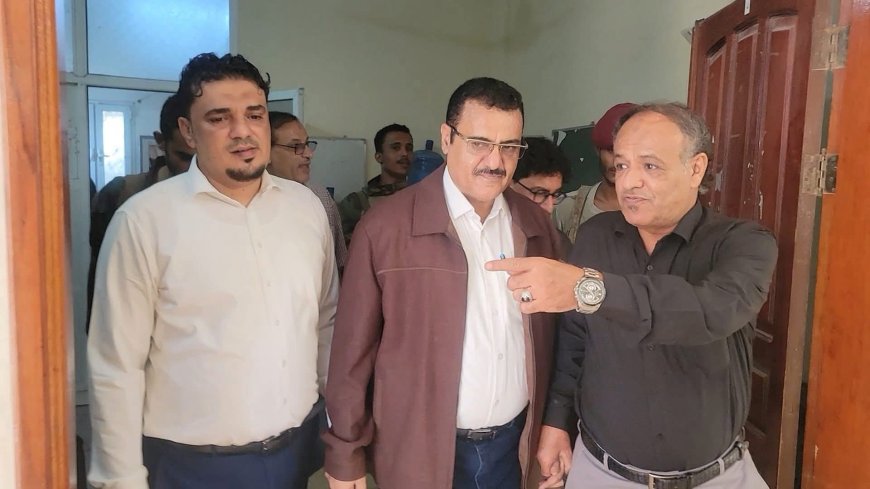 " الداؤودي" و"الحسيني" يزوران "إدارة الرعاية الصحية" و"مركز الإسعاف والطوارئ" في المنصورة بعدن..