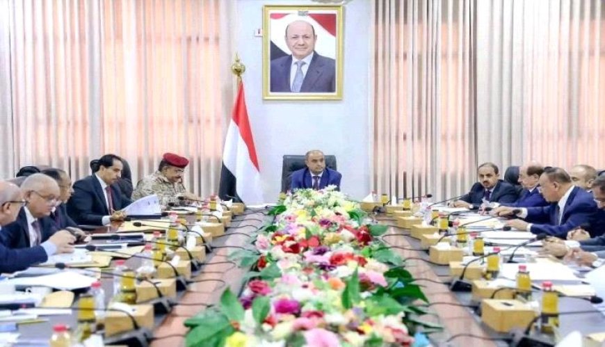 باحث اقتصادي يكشف سبب  تعثر استكمال صرف الرواتب المتأخرة للموظفين